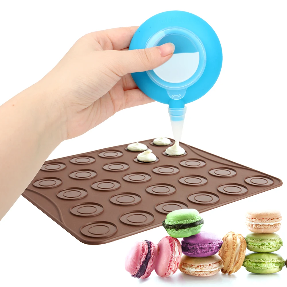 NICEYARD Mini Silicone Pot with 4 Nozzles Bakeware Dessert Cake Decorating Pen Macarons Cake Baking Tool Cream Squeezing Nozzles 
NICEYARD Mini Silicone Pot with 4 Nozzles Bakeware Dessert Cake Decorating Pen Macarons Cake Baking Tool Cream Squeezing Nozzles