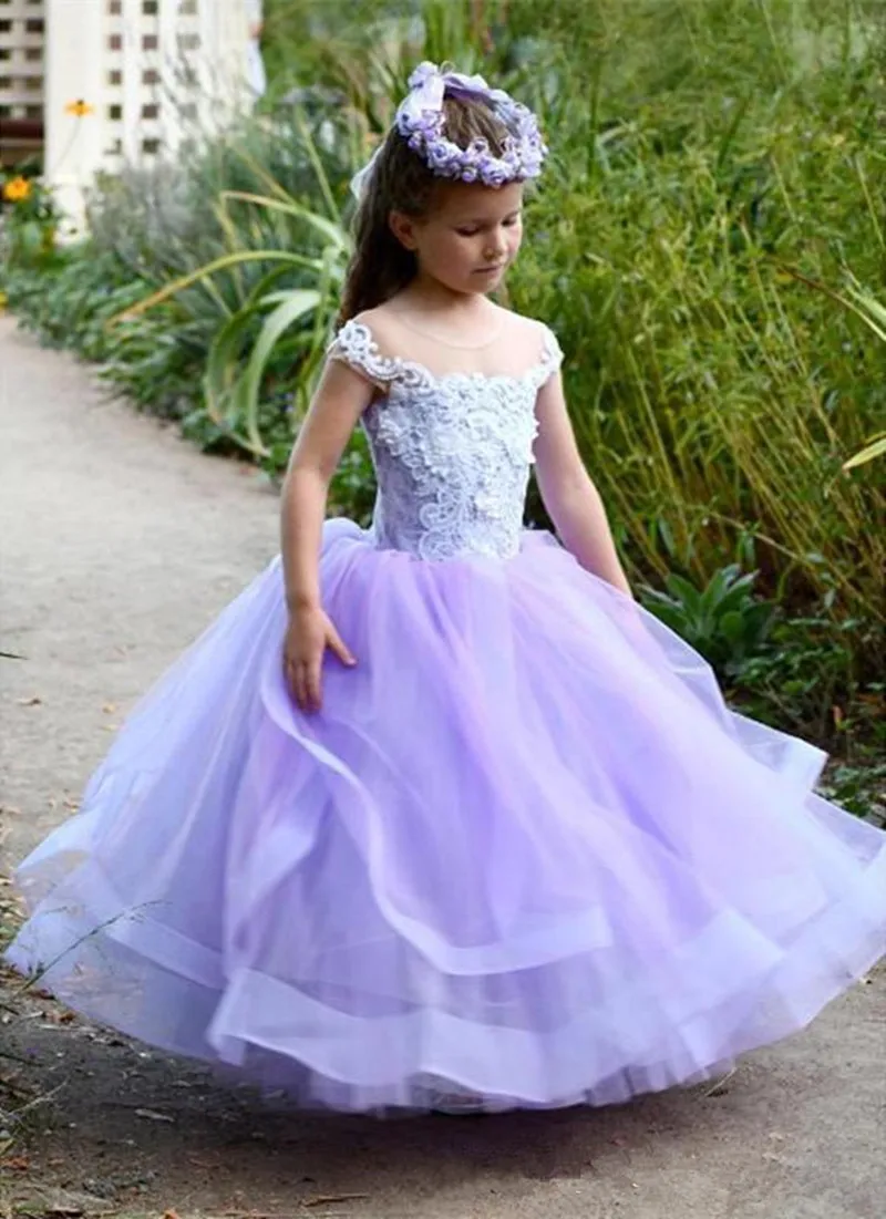 

Lavender Wedding Flower Girl Dresses Sheer Neck Lace Appliques -3D Princess Party Gowns Puffy First Girl Communion Pageant Gown