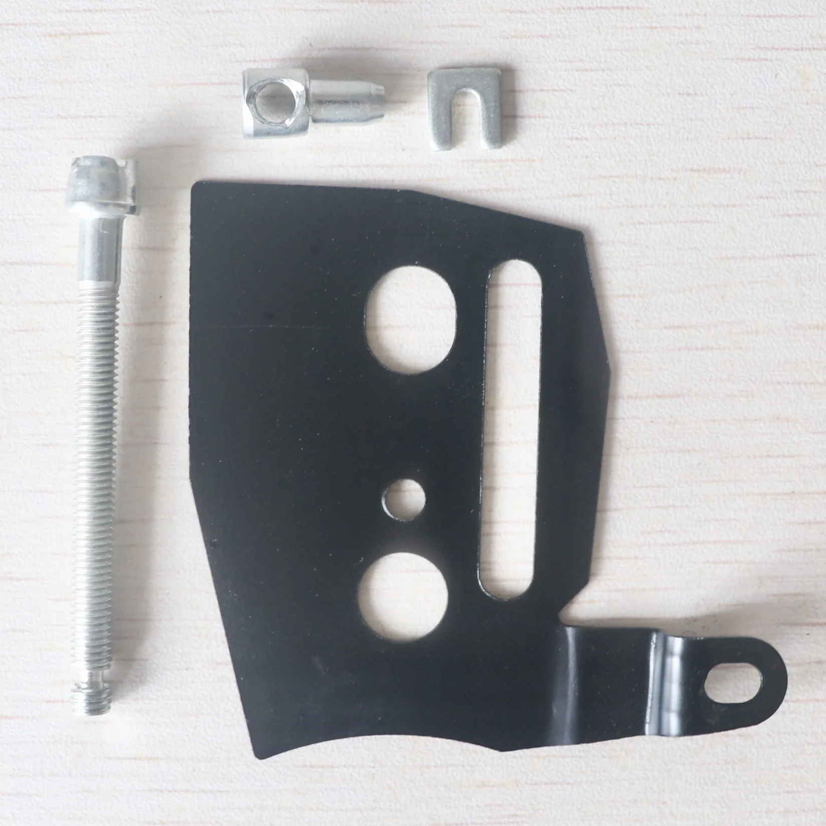 Chainsaw Tension Adjuster Screw / Adjustment bolt & Brake right clip for 45CC 52CC 58CC 4500 5200 5800 Chinese Chain Saw
Chainsaw Tension Adjuster Screw / Adjustment bolt & Brake right clip for 45CC 52CC 58CC 4500 5200 5800 Chinese Chain Saw