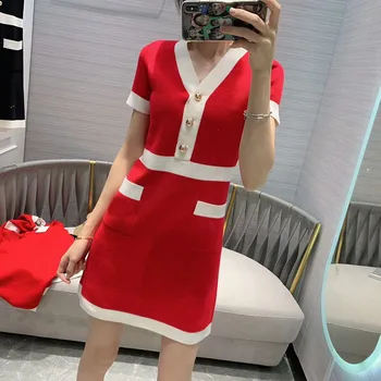 2020 Early Spring Women's New Model Fashion Girly Style Color Stitching V-neck Christmas Dress 2 Color Red & Black
2020 Early Spring Women's New Model Fashion Girly Style Color Stitching V-neck Christmas Dress 2 Color Red & Black