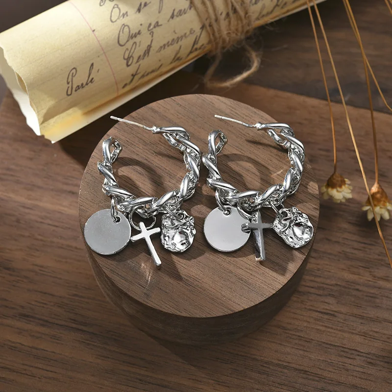 2022 New Trend Design Cross Earrings chain Retro Punk Gothic Vintage Pendant Hoop Earrings Ear Circle Temperament Women Jewelry
2022 New Trend Design Cross Earrings chain Retro Punk Gothic Vintage Pendant Hoop Earrings Ear Circle Temperament Women Jewelry