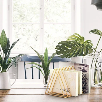 Metal Magazine Rack Triangle Bookshelf Wrought Iron Magazine Holder Desktop Storage Decorative Book Stand FP8
Metal Magazine Rack Triangle Bookshelf Wrought Iron Magazine Holder Desktop Storage Decorative Book Stand FP8