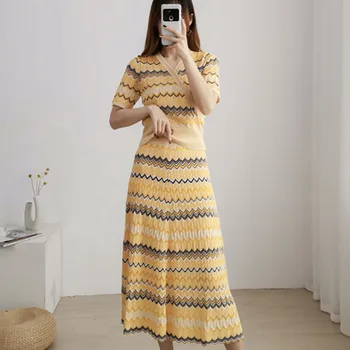 Fashion Two Piece Set Women 2020 Summer Striped Knitted Short Sleeve V-Neck Top Sweater Slim Casual Long Skirt Suit 2 Piece Set
Fashion Two Piece Set Women 2020 Summer Striped Knitted Short Sleeve V-Neck Top Sweater Slim Casual Long Skirt Suit 2 Piece Set