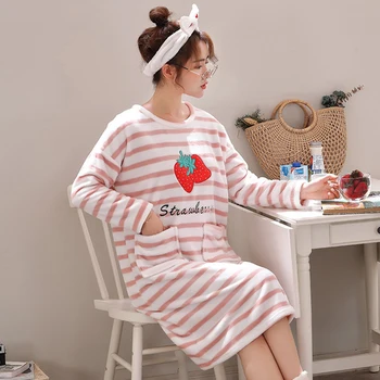 Stripe Nightgowns Bathrobe Thick Warm Flannel Nightdress for Women Winter Sleepshirts Coral Velvet print Sleepwear Femme Nighty
Stripe Nightgowns Bathrobe Thick Warm Flannel Nightdress for Women Winter Sleepshirts Coral Velvet print Sleepwear Femme Nighty