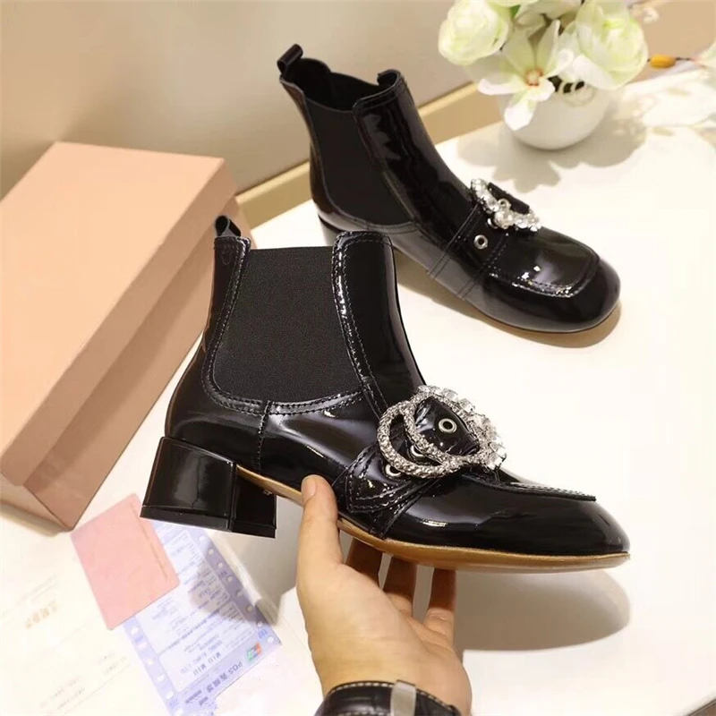 Elegant Crystal Women Ankle Boots Genuine Leather Black Round Toe Chelsea Boots Punk Buckle Strap Chunky Heels Short Boots Woman
Elegant Crystal Women Ankle Boots Genuine Leather Black Round Toe Chelsea Boots Punk Buckle Strap Chunky Heels Short Boots Woman
