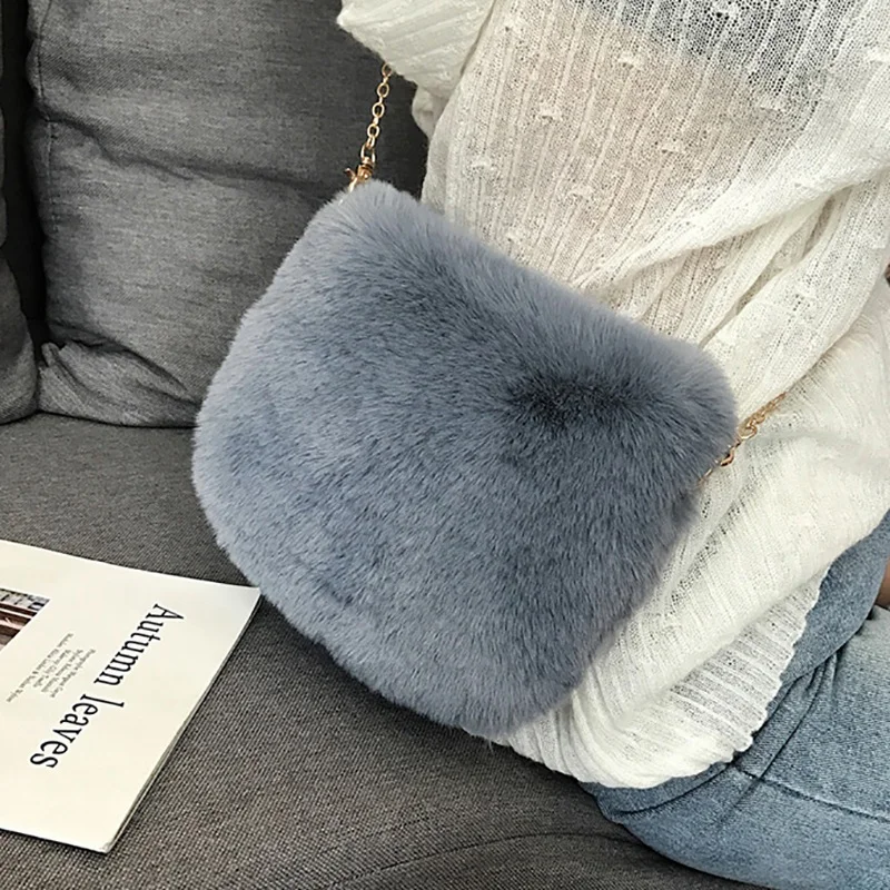 ABZC-Women Plush Shoulder Bag Fashion Soft Plush Tote Bag Female Winter Chain Handbag Casual Solid Small Crossbody Bag
ABZC-Women Plush Shoulder Bag Fashion Soft Plush Tote Bag Female Winter Chain Handbag Casual Solid Small Crossbody Bag