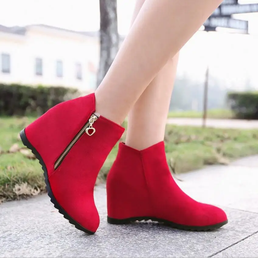 Spring Autumn Women Snow Boots Slip-On Med High Heels Round Toe Shoes Thick Bottom Platform Waterproof Ankle Boots fg
Spring Autumn Women Snow Boots Slip-On Med High Heels Round Toe Shoes Thick Bottom Platform Waterproof Ankle Boots fg