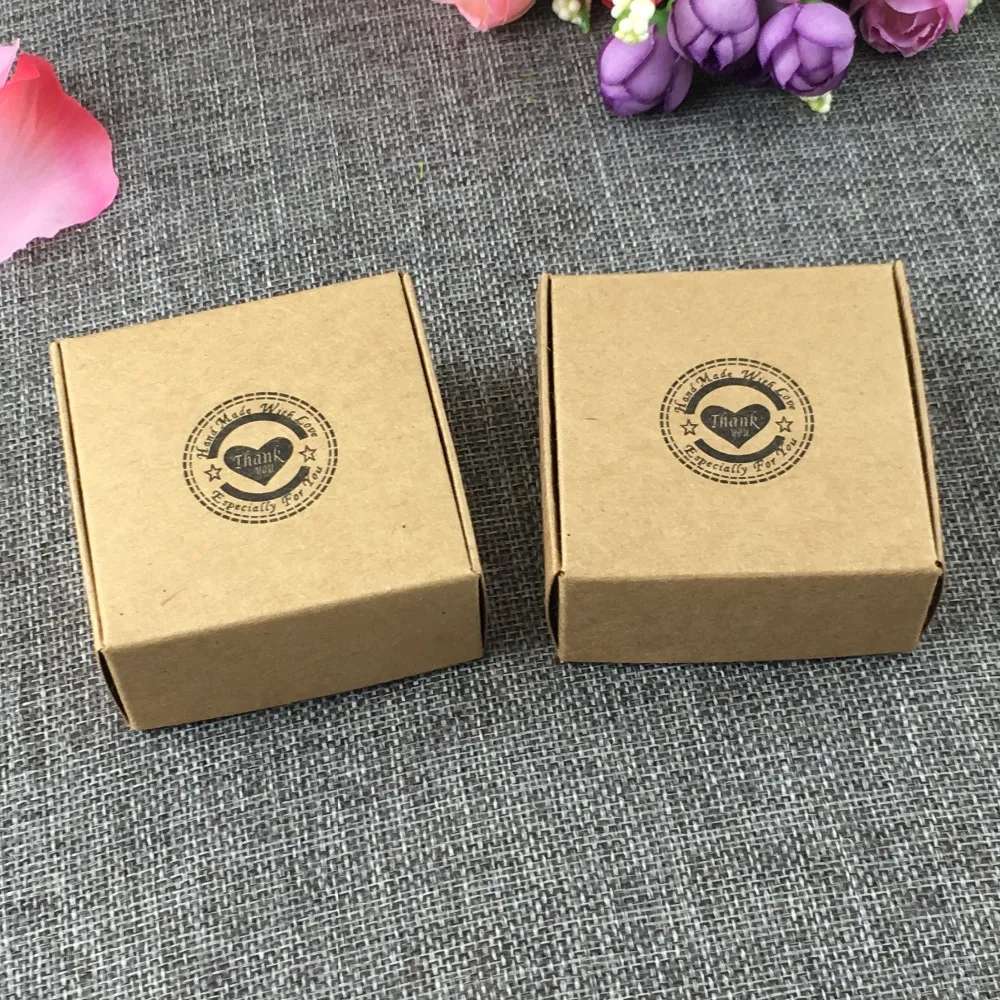 2017 New 6.5*6.5*3cm 100pcs Macarons Pink Cake Macaron Chocolate Kraft Paper Box Christmas Birthday Party Gifts Packaging box
2017 New 6.5*6.5*3cm 100pcs Macarons Pink Cake Macaron Chocolate Kraft Paper Box Christmas Birthday Party Gifts Packaging box
