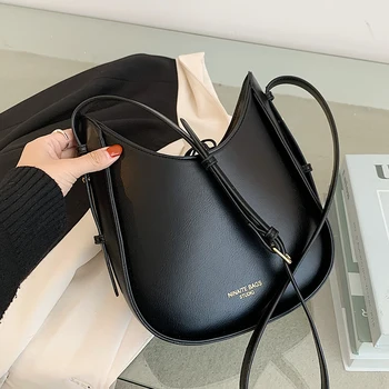 French Niche Sense of Quality Bag 2020 Autumn and Winter New Fashionable All-Match Messenger Bag Popular Shoulder Underarm Bag
French Niche Sense of Quality Bag 2020 Autumn and Winter New Fashionable All-Match Messenger Bag Popular Shoulder Underarm Bag