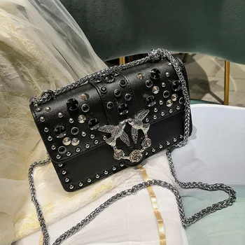 Chain Swallow Bag Female 2020 New Rivet Small Square Bag Retro Rhinestone Casual Niche Design Shoulder Messenger Bags Louis Bags
Chain Swallow Bag Female 2020 New Rivet Small Square Bag Retro Rhinestone Casual Niche Design Shoulder Messenger Bags Louis Bags