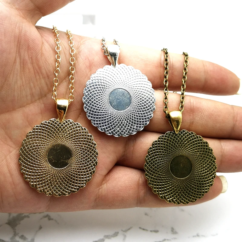 2020 New Fashion Nine Planet Planet Crystal Pendant Glass Convex Round Necklace Men and Women Necklace Birthday Gift