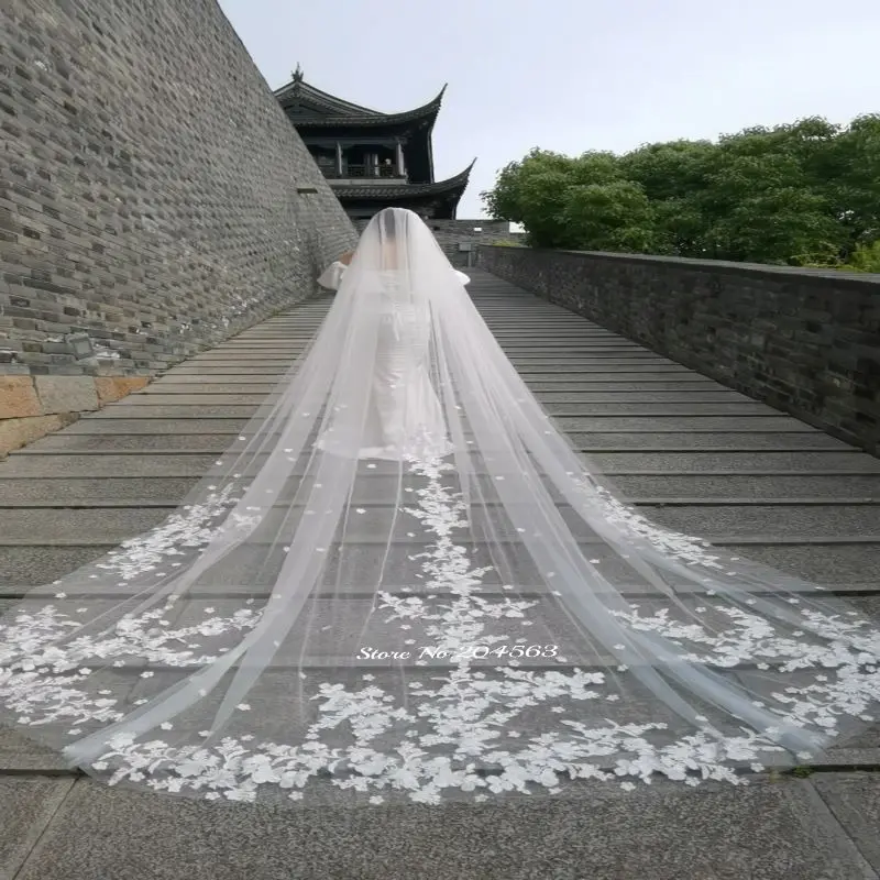 

Romantic One-Layer Ivory/White Lace Wedding Veil with Flowers Cathedral Bridal Veils with Comb Wedding Accessories MM