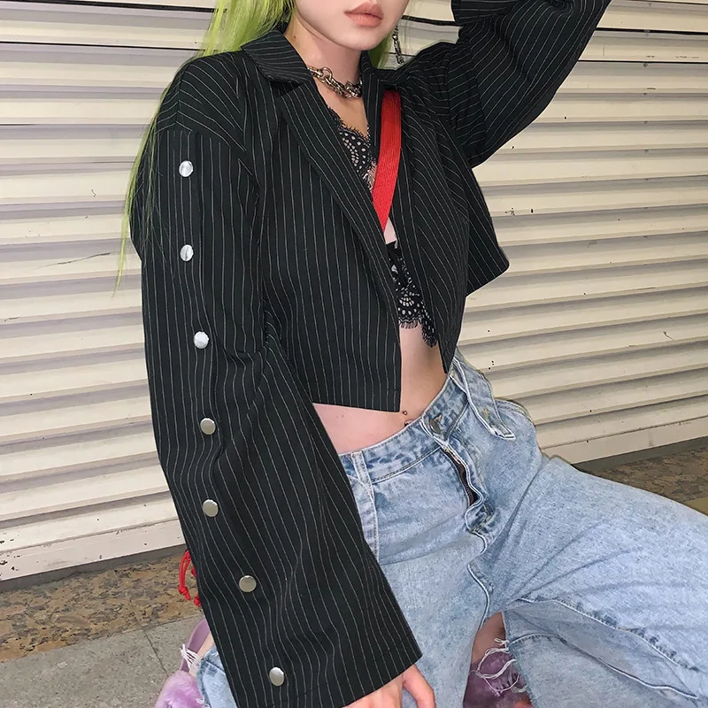 Striped Casual Blazer Suit Jacket Women Buttons Loose Coats and Jackets Women Kroean Style Cropped Blazer Autumn High Street
Striped Casual Blazer Suit Jacket Women Buttons Loose Coats and Jackets Women Kroean Style Cropped Blazer Autumn High Street