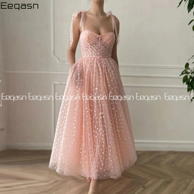 Fashion Blush Pink Tea Length Evening Dress Arabic Printed Hearts Tulle Spaghetti Strap Prom Dresses Wedding Party Gown
Fashion Blush Pink Tea Length Evening Dress Arabic Printed Hearts Tulle Spaghetti Strap Prom Dresses Wedding Party Gown