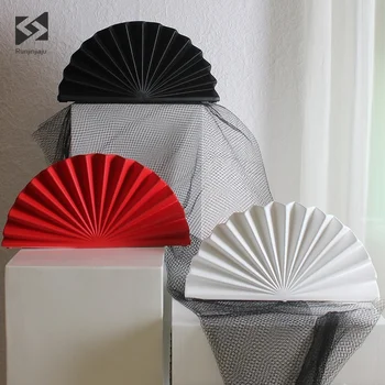 New Chinese style white fan art ceramic ornaments modern minimalist model room creative home accessories living room decoration
New Chinese style white fan art ceramic ornaments modern minimalist model room creative home accessories living room decoration