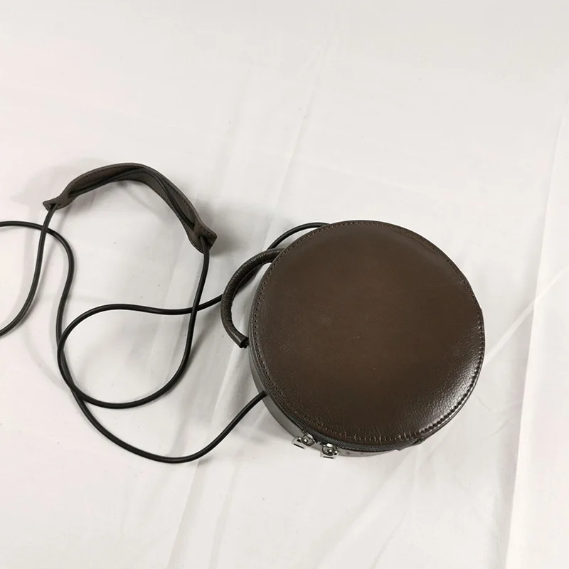 Autumn And Winter New Style Retro Rub Color shu gao pi Small round Bag Ethnic-Style Simple Drum Bag Full-grain Leather Oblique H
Autumn And Winter New Style Retro Rub Color shu gao pi Small round Bag Ethnic-Style Simple Drum Bag Full-grain Leather Oblique H