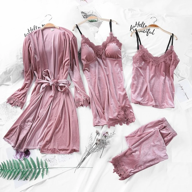 Pajamas Women's Autumn Gold Velvet Four-Piece Suit Long Paragraph Robe Harness Set With Chest Pad Velvet
Pajamas Women's Autumn Gold Velvet Four-Piece Suit Long Paragraph Robe Harness Set With Chest Pad Velvet