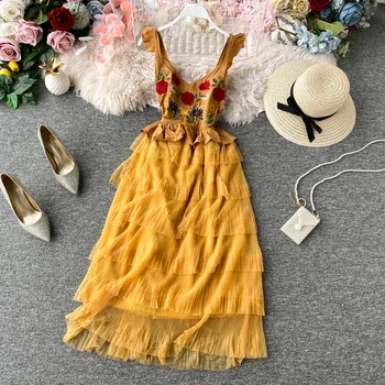 2020 Sexy Summer Embroidery Flower Midi Long Cake Dress Mesh Patchwork Elegant Party Women Casual Beach Vestidos Tank Sundress
2020 Sexy Summer Embroidery Flower Midi Long Cake Dress Mesh Patchwork Elegant Party Women Casual Beach Vestidos Tank Sundress