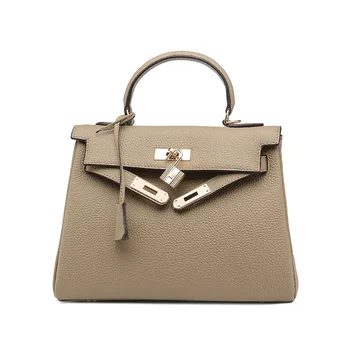 Fashion first layer cowhide classic bag 2020 new women's bag lychee grain messenger bag female handbag
Fashion first layer cowhide classic bag 2020 new women's bag lychee grain messenger bag female handbag