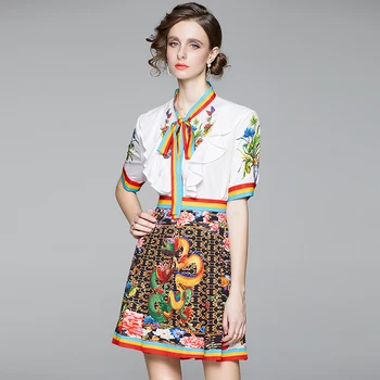 2020 Summer Runway Designer Two piece suit Striped Bow Ruffles Blouse +High waist Floral Printed Mini A-Line Skirt Set
2020 Summer Runway Designer Two piece suit Striped Bow Ruffles Blouse +High waist Floral Printed Mini A-Line Skirt Set