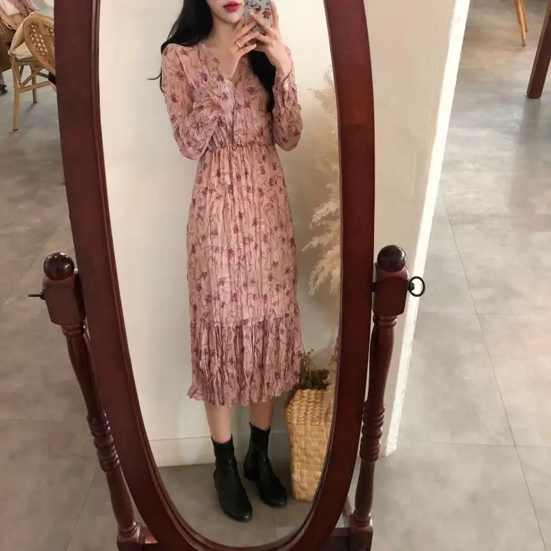 Autumn Vintage Dress Long Sleeve Tunic V Neck Ruffle Trim Floral Chiffon Long Vestidos Femme Casual Elegant Korean Chiffon Dress
Autumn Vintage Dress Long Sleeve Tunic V Neck Ruffle Trim Floral Chiffon Long Vestidos Femme Casual Elegant Korean Chiffon Dress
