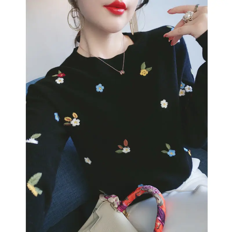 Autumn and winter flower embroidery autumn and winter 2020 new bottom knitted sweater
Autumn and winter flower embroidery autumn and winter 2020 new bottom knitted sweater