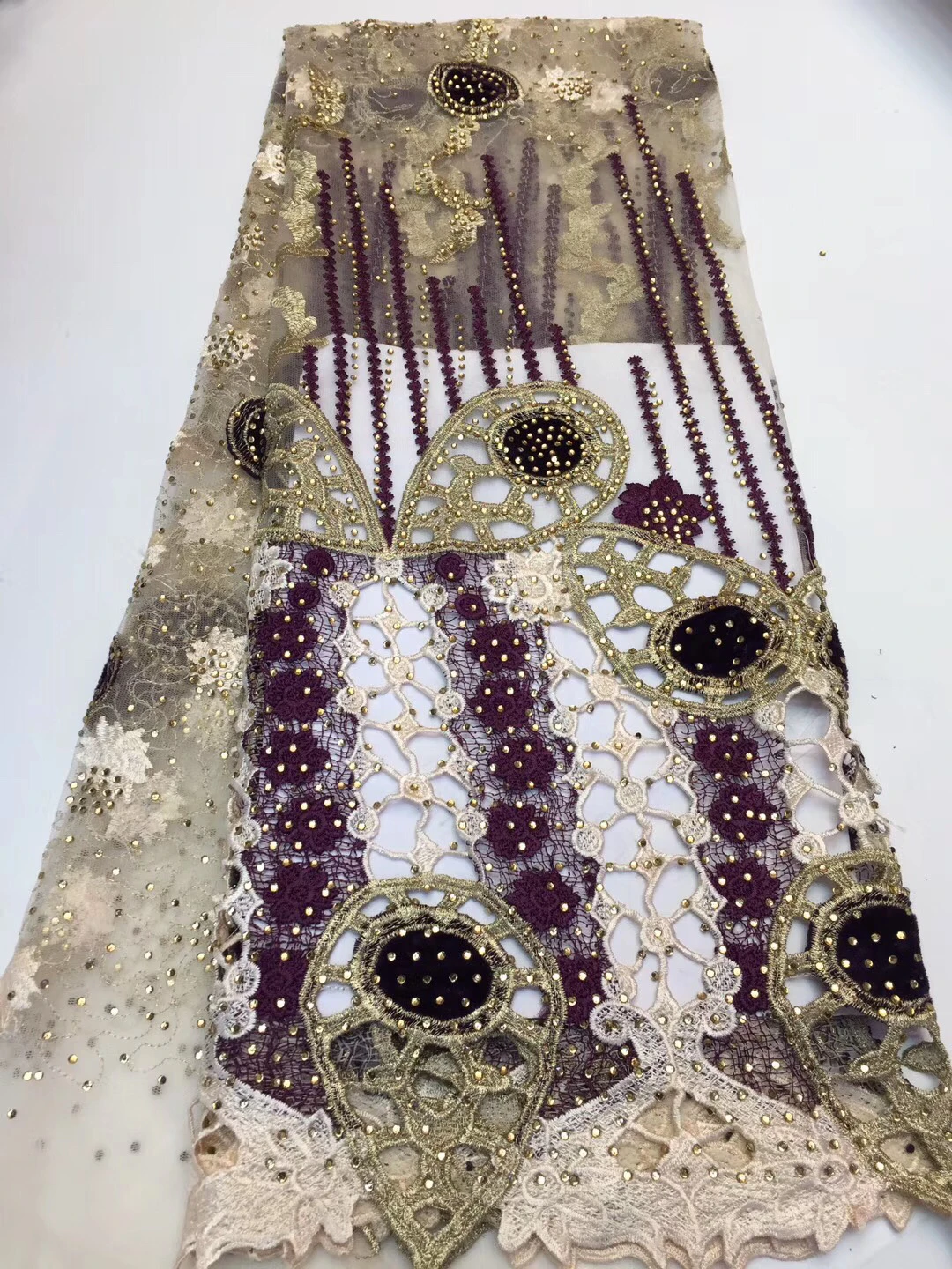 Lace Fabric 2020 High Quality Lace Nigerian Lace Fabric for Women Dress African Tulle Lace with Stones 5yards Per Piece ZX3255
Lace Fabric 2020 High Quality Lace Nigerian Lace Fabric for Women Dress African Tulle Lace with Stones 5yards Per Piece ZX3255