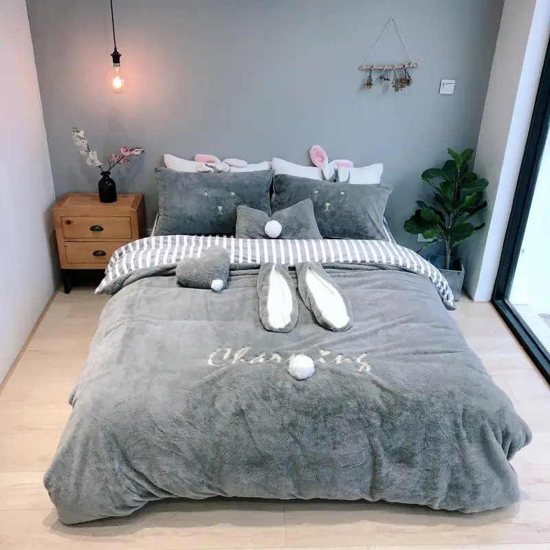 Crystal velvet Bedding Set Real rabbit ears Bed Set gray Duvet Cover Set Bed Sheet rabbit ears Pillowcases Twin Queen King size
Crystal velvet Bedding Set Real rabbit ears Bed Set gray Duvet Cover Set Bed Sheet rabbit ears Pillowcases Twin Queen King size