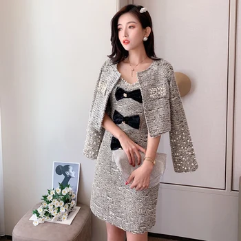 New 2019 Winter Elegant Pearls Tweed 2 Piece Set Dress Women Wool Short Jacket + Sexy Bra Strapless Bowknot Celebrity Mini Dress 
New 2019 Winter Elegant Pearls Tweed 2 Piece Set Dress Women Wool Short Jacket + Sexy Bra Strapless Bowknot Celebrity Mini Dress