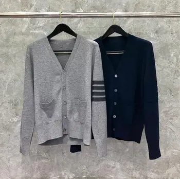 2020 Fashion TB THOM Brand Sweaters Men Women Slim Fit O-Neck Cardigan Clothing Solid Striped Wool Winter Casual Coat ins
2020 Fashion TB THOM Brand Sweaters Men Women Slim Fit O-Neck Cardigan Clothing Solid Striped Wool Winter Casual Coat ins
