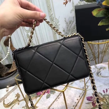 2020 luxury handbag designer 19 bags women's Cross bag soft leather Mini brand purse thick chain WOC caviar shoulder bag
2020 luxury handbag designer 19 bags women's Cross bag soft leather Mini brand purse thick chain WOC caviar shoulder bag