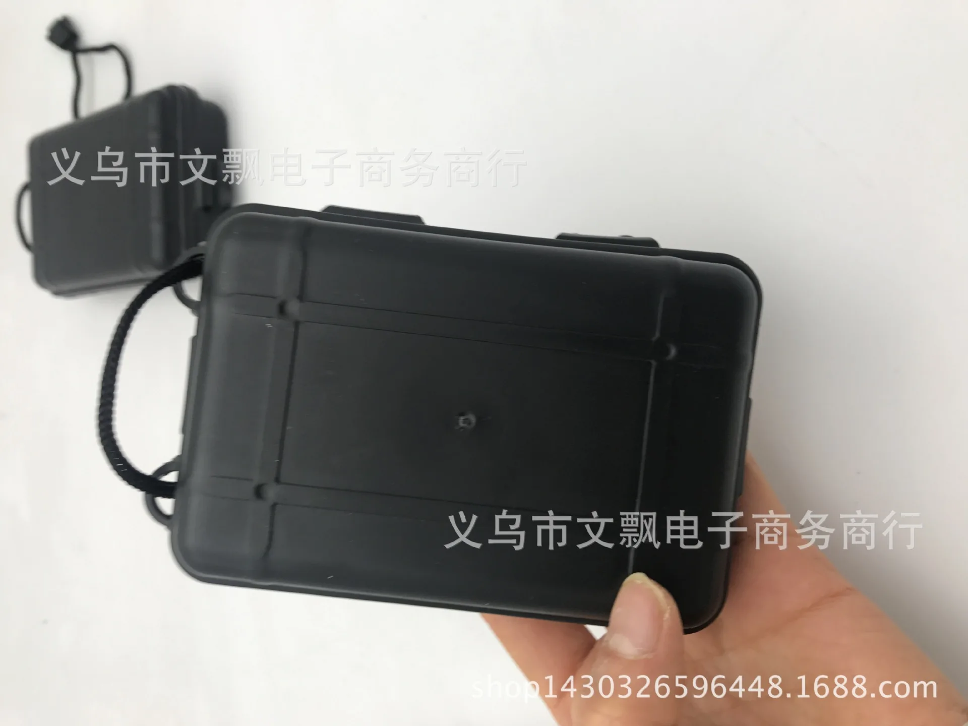 Outdoor Waterproof Sealed Box Waterproof Plastic Box SOS Box Outdoor Survival Storage Box EDC Large Size Box 
Outdoor Waterproof Sealed Box Waterproof Plastic Box SOS Box Outdoor Survival Storage Box EDC Large Size Box