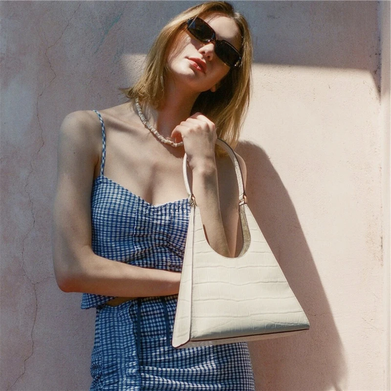 High-end leather handbag handbag banquet bag shoulder bag star crocodile pattern model catwalk mobile phone purse 
High-end leather handbag handbag banquet bag shoulder bag star crocodile pattern model catwalk mobile phone purse