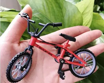 Ant two-wheeled scooter skate Desk Toy Finger Bikes tech gadget spinner manual restless finger skateboard ramp Board
Ant two-wheeled scooter skate Desk Toy Finger Bikes tech gadget spinner manual restless finger skateboard ramp Board
