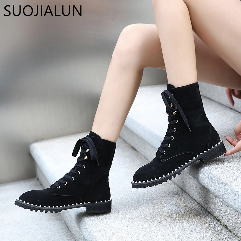 SUOJIALUN New Brand Women Boot Fashion Lace-Up Martin Boots Causal Round Toe Shoes Outdoor PU Leather Winter Female Shoes
SUOJIALUN New Brand Women Boot Fashion Lace-Up Martin Boots Causal Round Toe Shoes Outdoor PU Leather Winter Female Shoes