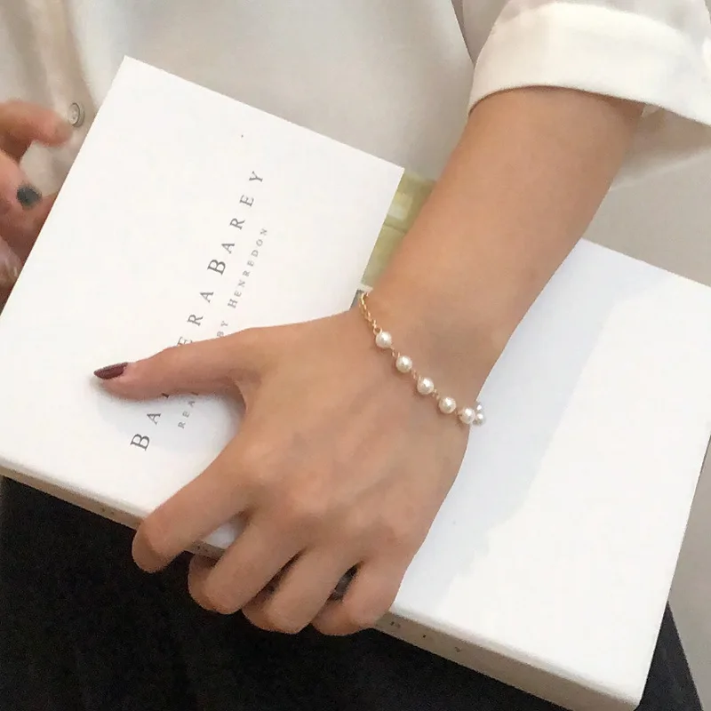 Chain Imitation Pearls Asymmetric Daily Bracelets for Women Simple Luxury Charm Bracelets
Chain Imitation Pearls Asymmetric Daily Bracelets for Women Simple Luxury Charm Bracelets