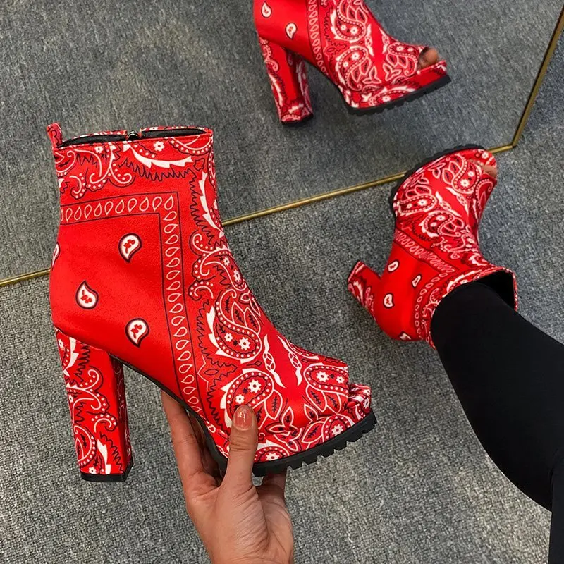 Plus Size Women Motorcycle Boots 2021 SpringAutumn Plateform Fish Mouth Boots Square Heel Casual Boots Totem Printing Lady Boot
Plus Size Women Motorcycle Boots 2021 SpringAutumn Plateform Fish Mouth Boots Square Heel Casual Boots Totem Printing Lady Boot