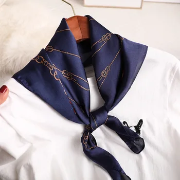 2020 New style spring and autumn fashion women's Square silk scarves lady luxury printed headscarf beach Sunscreen quality shawl
2020 New style spring and autumn fashion women's Square silk scarves lady luxury printed headscarf beach Sunscreen quality shawl