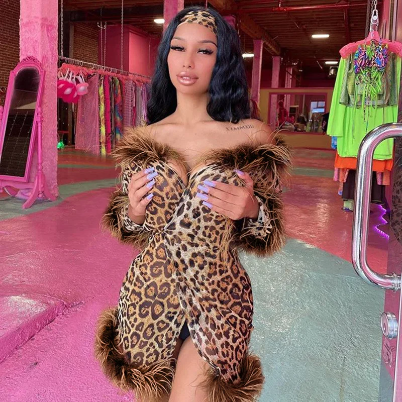 Fur Collar Leopard Women Mini Dresses 2020 Autumn Long Sleeve Sexy Deep V Neck Night Club Party Dress Khaki Lace Up Vestidos
Fur Collar Leopard Women Mini Dresses 2020 Autumn Long Sleeve Sexy Deep V Neck Night Club Party Dress Khaki Lace Up Vestidos