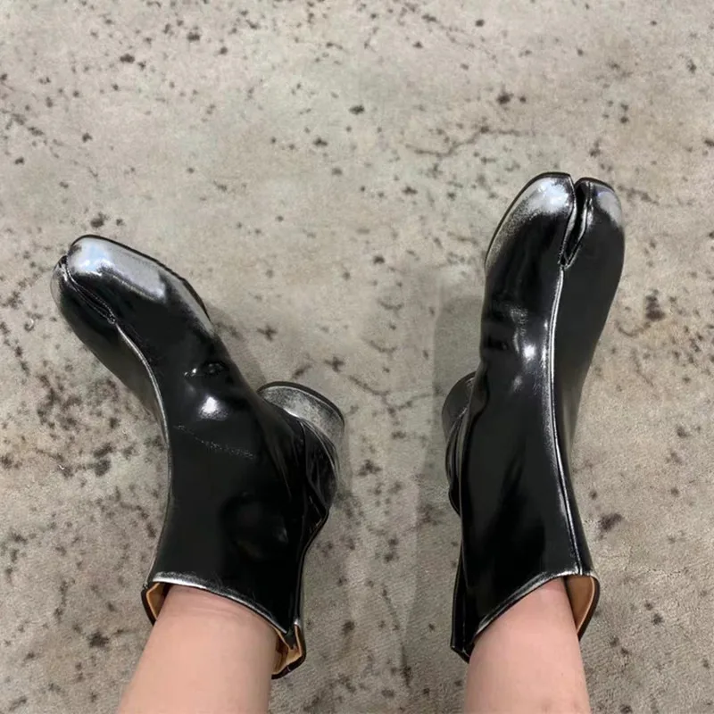 Personality Shoes Woman Chunky High Heel Boots Silver Black Leather Split Toe Motorcycle Boots Autumn/ Winter Women Ankle Boots
Personality Shoes Woman Chunky High Heel Boots Silver Black Leather Split Toe Motorcycle Boots Autumn/ Winter Women Ankle Boots