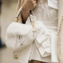Брендовая белая меховая седельная сумка на плечо женская модная