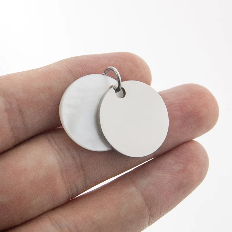 Natural Shell and Stainless Steel disc round charm Necklace Women choker collares de moda 2019
Natural Shell and Stainless Steel disc round charm Necklace Women choker collares de moda 2019