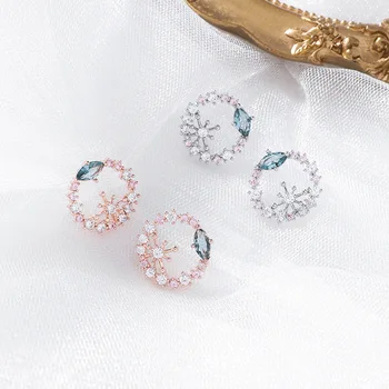 2020 Korean New Colorful Rhinestone Wreath Stud Earrings For Women Sweet Flower Crystal Small Cirlce Brincos Gift
2020 Korean New Colorful Rhinestone Wreath Stud Earrings For Women Sweet Flower Crystal Small Cirlce Brincos Gift