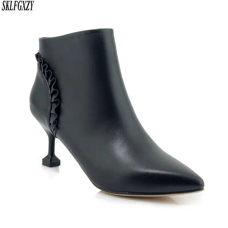 Cow Leather Women Ankle Boots Pointed Toe Rubber Footwear Fur Med Heels Female Boot Zip Shoes Woman 2019 Winter Black
Cow Leather Women Ankle Boots Pointed Toe Rubber Footwear Fur Med Heels Female Boot Zip Shoes Woman 2019 Winter Black