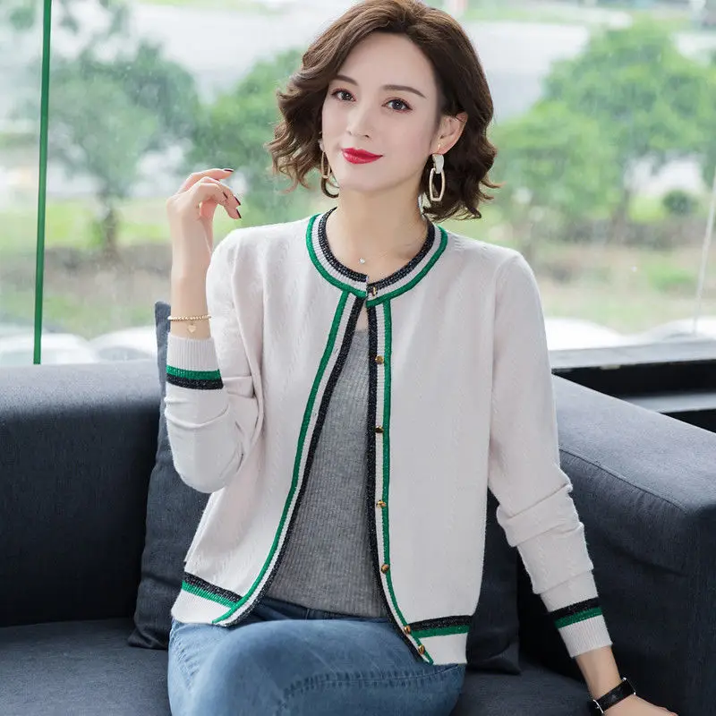 Early Autumn Women's Sweater Jacket Early Spring New Model Knitted Cardigan Outdoor Jacket Loose Outer Wear
Early Autumn Women's Sweater Jacket Early Spring New Model Knitted Cardigan Outdoor Jacket Loose Outer Wear
