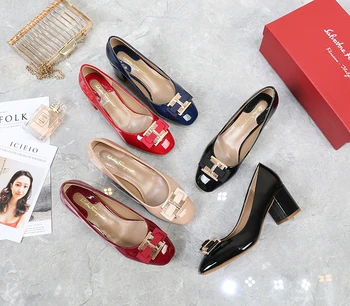 2020 new summer SF shoes women with thick heels square head high heels Joker sexy fairy wind commuter red work shoes
2020 new summer SF shoes women with thick heels square head high heels Joker sexy fairy wind commuter red work shoes