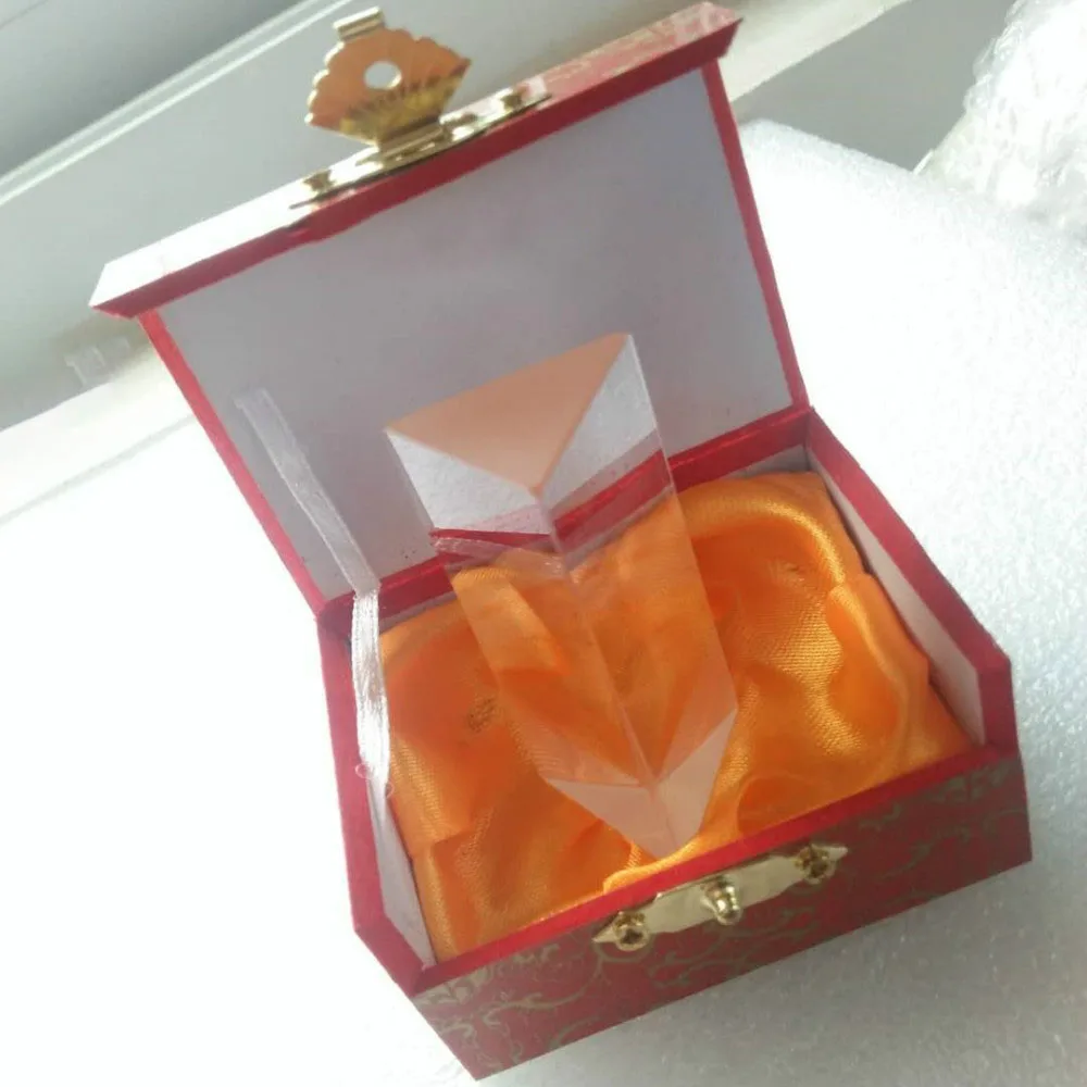 30*30*60mm Triprism Seven-color Rainbow Small Optical Experimental Equipment 60mm Spectrum Prism High Quality Glass
30*30*60mm Triprism Seven-color Rainbow Small Optical Experimental Equipment 60mm Spectrum Prism High Quality Glass