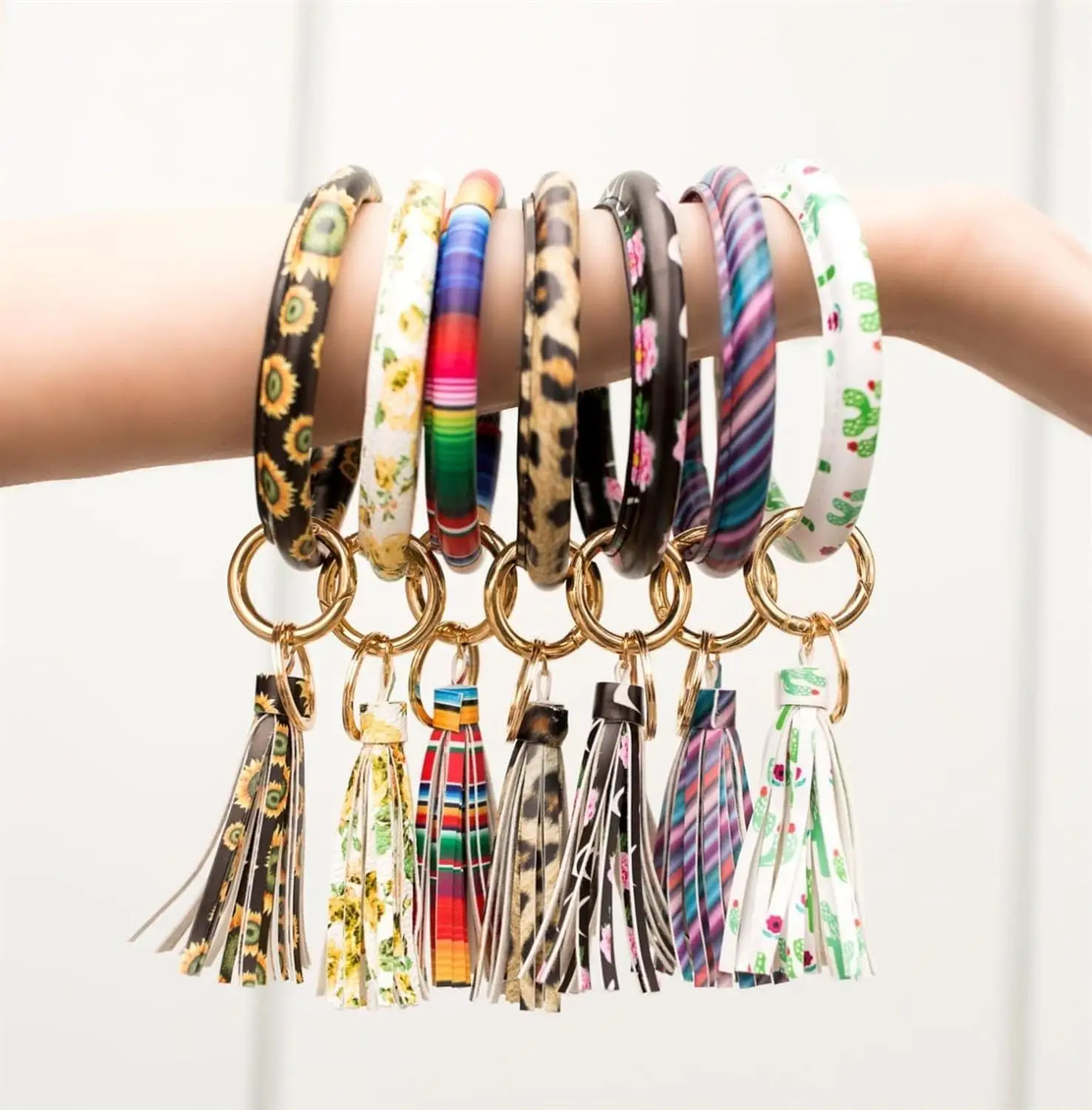 New Fashion Boho Tassel Keychain PU Leather Key Chain Monogram Circle Wristlet Keychain For Women Girls Gift
New Fashion Boho Tassel Keychain PU Leather Key Chain Monogram Circle Wristlet Keychain For Women Girls Gift