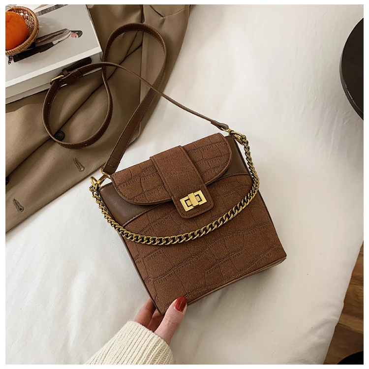 Women's Bag PU Leather Chain 2021 New Crocodile Grain Frosted Texture Single Shoulder Straddle Bag Luxury Handbag Girl Purse
Women's Bag PU Leather Chain 2021 New Crocodile Grain Frosted Texture Single Shoulder Straddle Bag Luxury Handbag Girl Purse