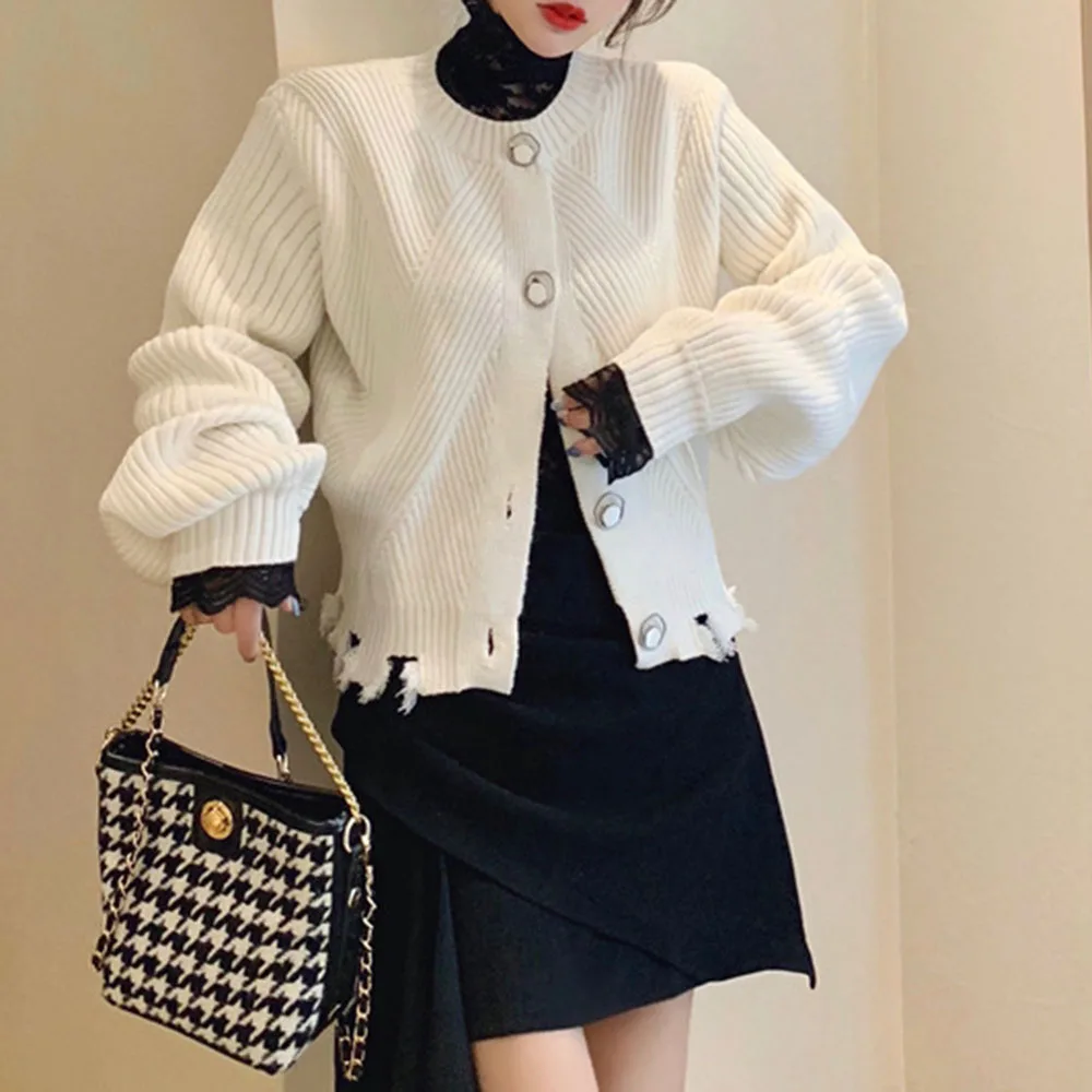 Bead Button Designer White Cardigan Women Sweater Winter Spring 2020 Fashion Brand Knitted Sweaters Female Outwear Casual Tops
Bead Button Designer White Cardigan Women Sweater Winter Spring 2020 Fashion Brand Knitted Sweaters Female Outwear Casual Tops